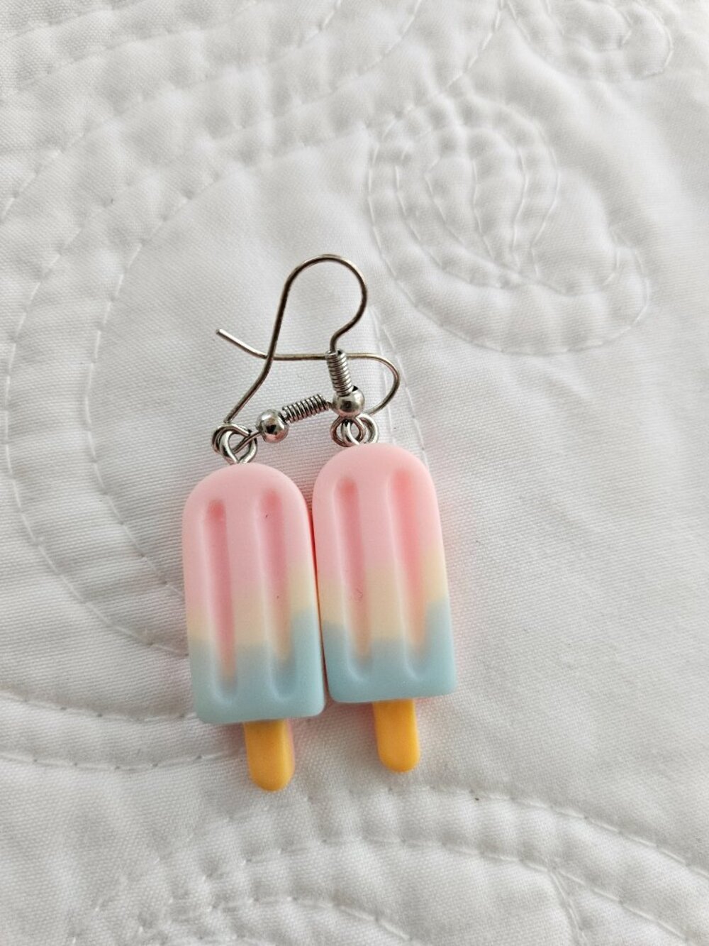 Cute earings bundle - Picture 14 of 16
